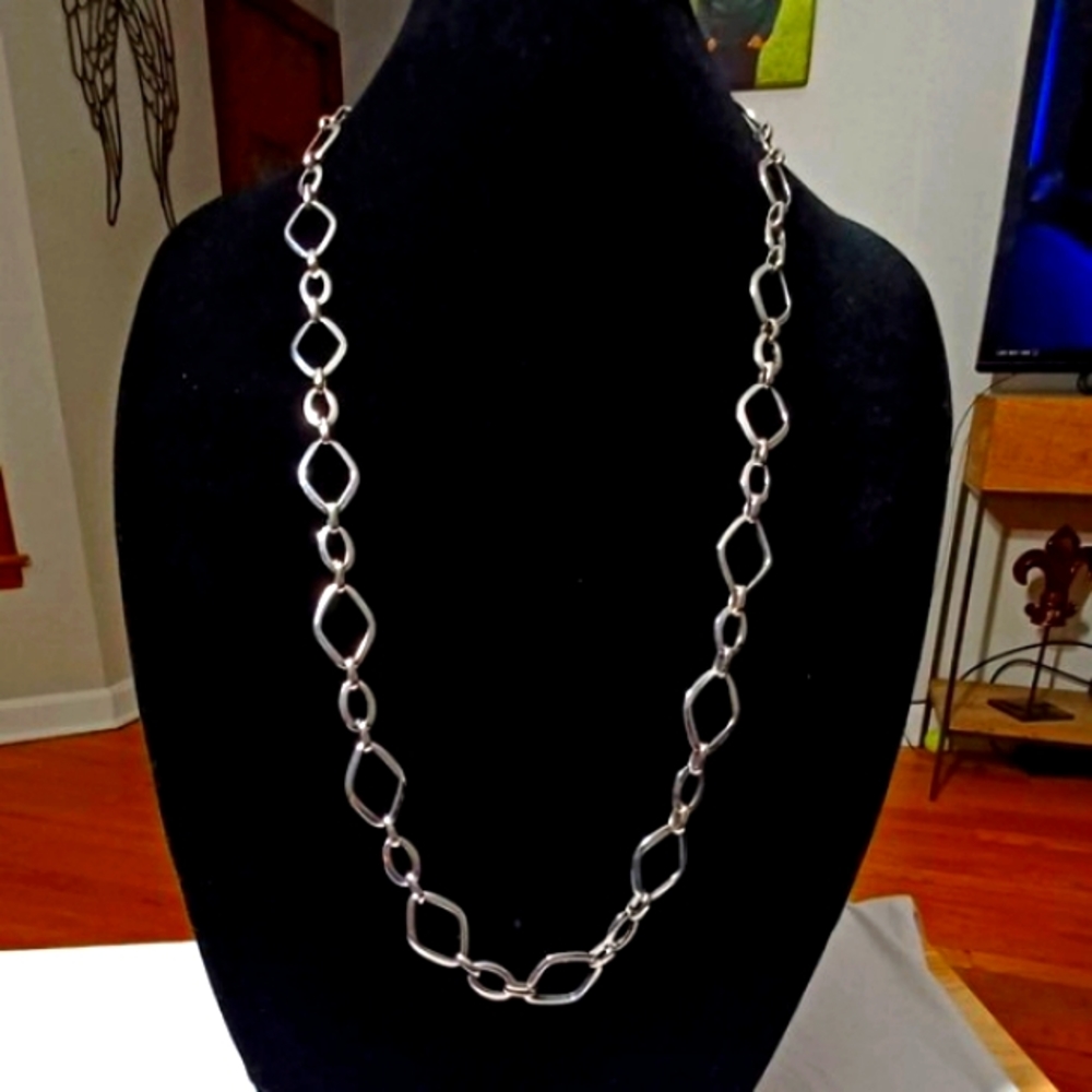 SILVER LONG NECKLACE